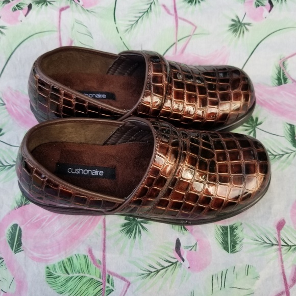 cushionaire slip on sneakers